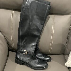 Leather Elegant Black Knee-High Boots with Buckle